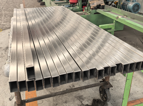 丹东建筑工程行业用不锈钢无缝钢管